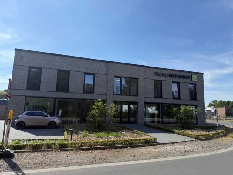 Gebäude Probst vorne