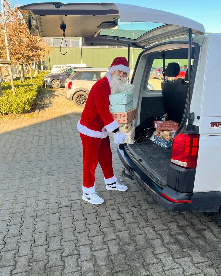 589957098_1440154174785467_8218105237167830074_n